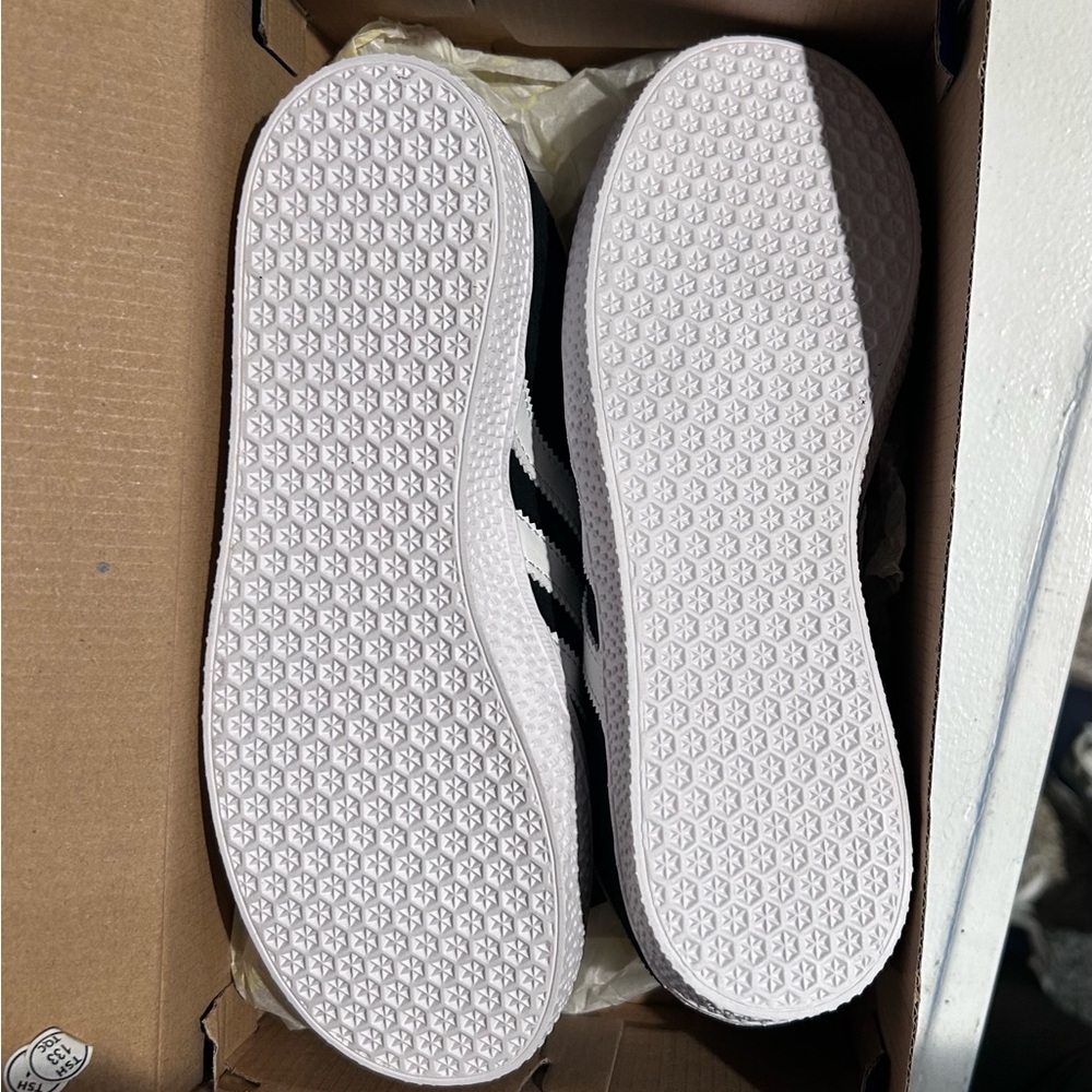 Adidas Kids unisex Gazelle C Black and White Sneakers - Picture 6 of 7